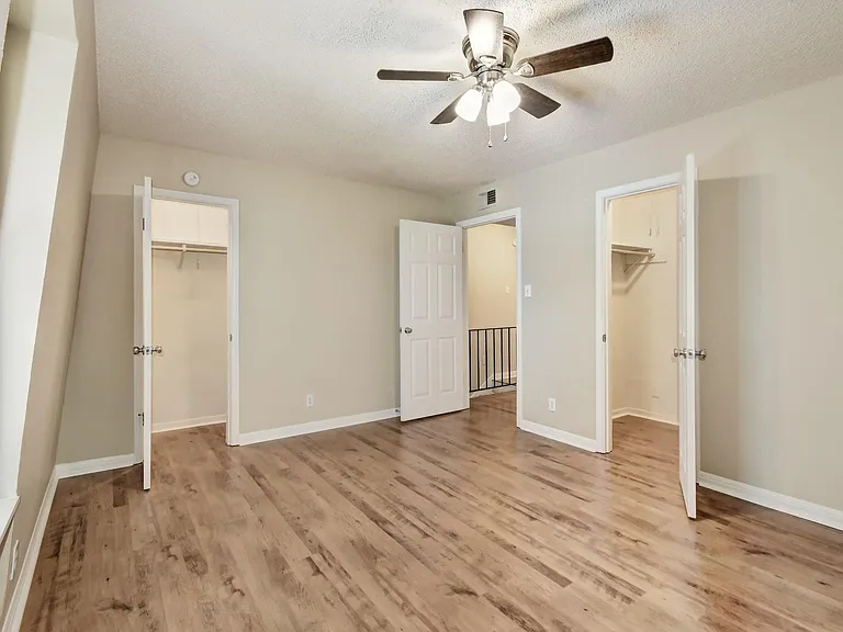 1704 E M Franklin Ave #B — Photo 13