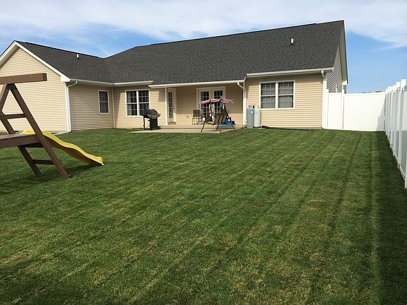 3rd image of 930 Kimberly Dr