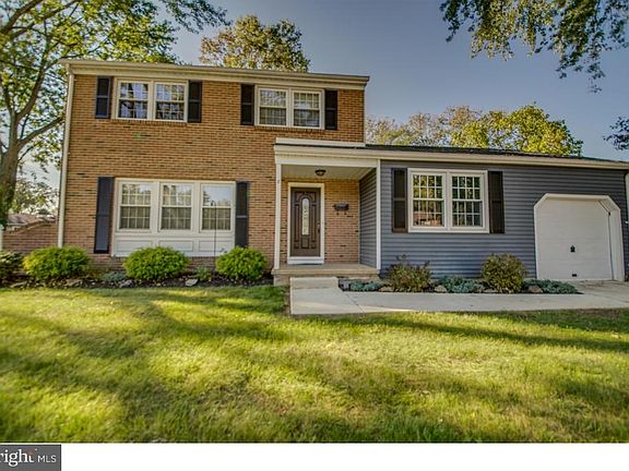 3rd image of 8 Garwood Ct
