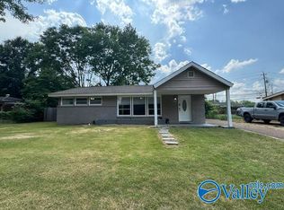 2810 Hillsboro Rd SW, Huntsville, AL 35805