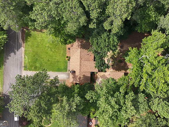3rd image of 539 Karen Dr