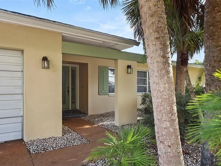 500 Green Dolphin Dr S — Photo 8