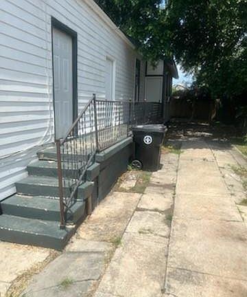 2nd image of 1625 Mandeville St #B