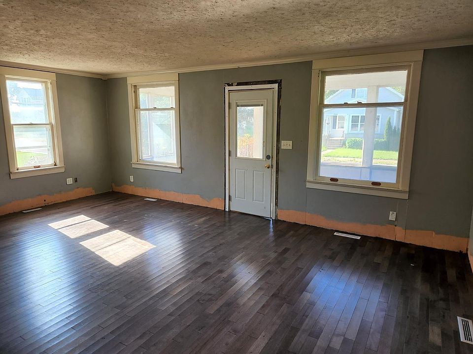 708 E Clark St, Crown Point, IN 46307 Zillow