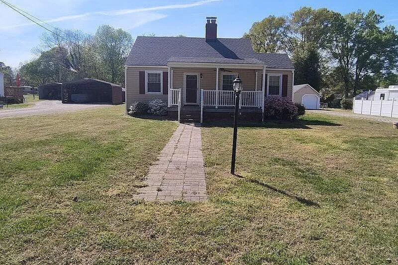 4012 Lee Blvd photo 1