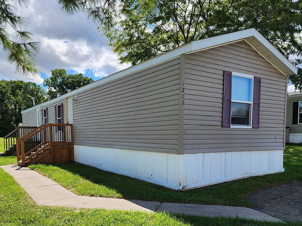 1st image of 1215 White Oak W