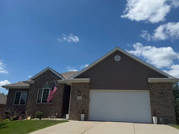 21114 McClellan Dr, Gretna, NE 68028