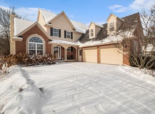 708 Pembroke Dr, Saline, MI 48176