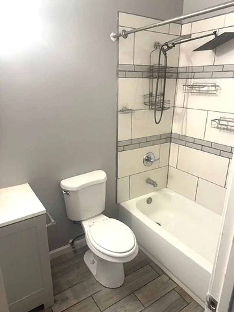 Don't miss this! 3-Bedroom, 1-Bath — Photo 4