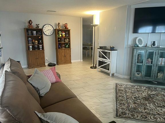 5th image of 360 E Palm Valley Dr #122