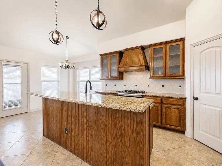 2933 Softwood Cir — Photo 7