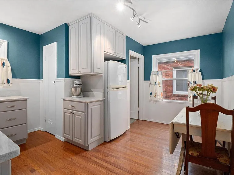 2311 Goodale Ave — Photo 5