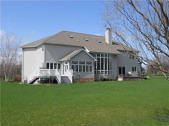 3rd image of 14 Parkview Manor Cir
