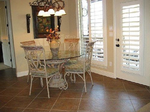 3rd image of 1045 Crown Valley Dr