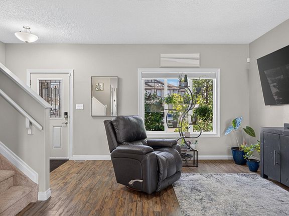 3rd image of 21 Currant Cres