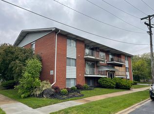 18509 School St #3A, Lansing, IL 60438