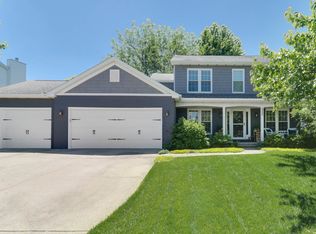 3203 Eagle Crest Rd, Bloomington, IL 61704