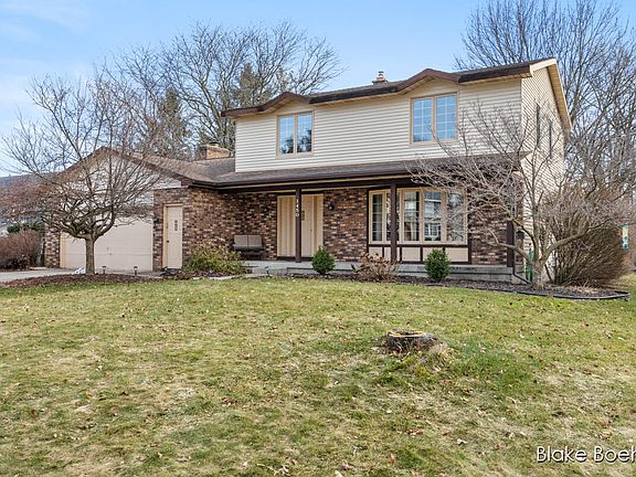 2nd image of 1450 Maplehollow St SE