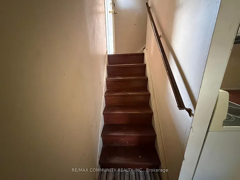 52 Grassington Cres #BASEMENT — Photo 20