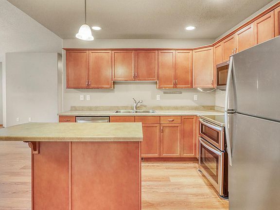 4th image of 1107 37th Ave S