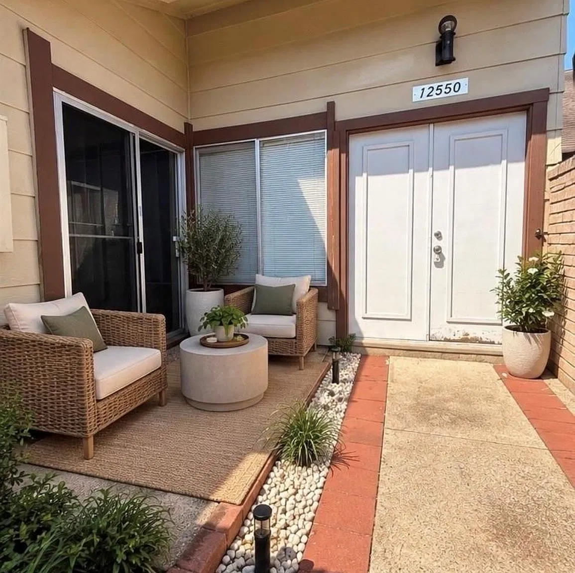 2 bed, 1.0 bath, 797 sqft, $1,400 — Photo 1