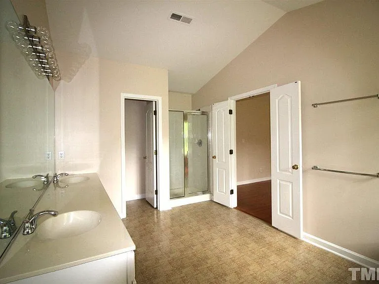 209 Ashley Brook Ct — Photo 11