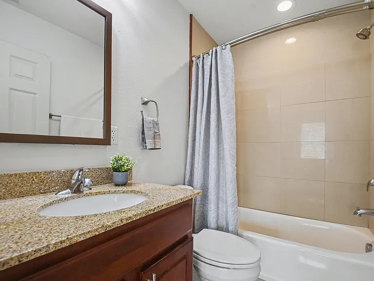 118 Rhodes St #B — Photo 12