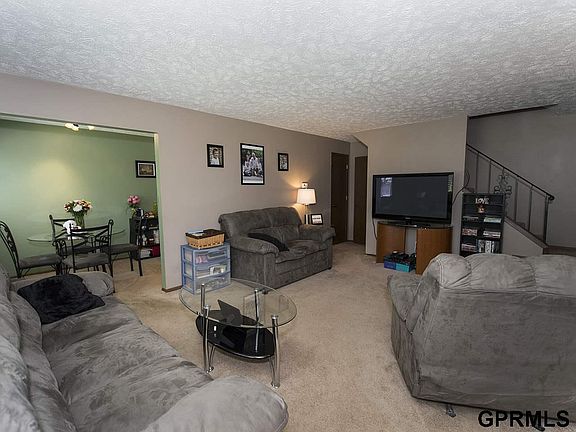 3rd image of 815 N 122nd Ct