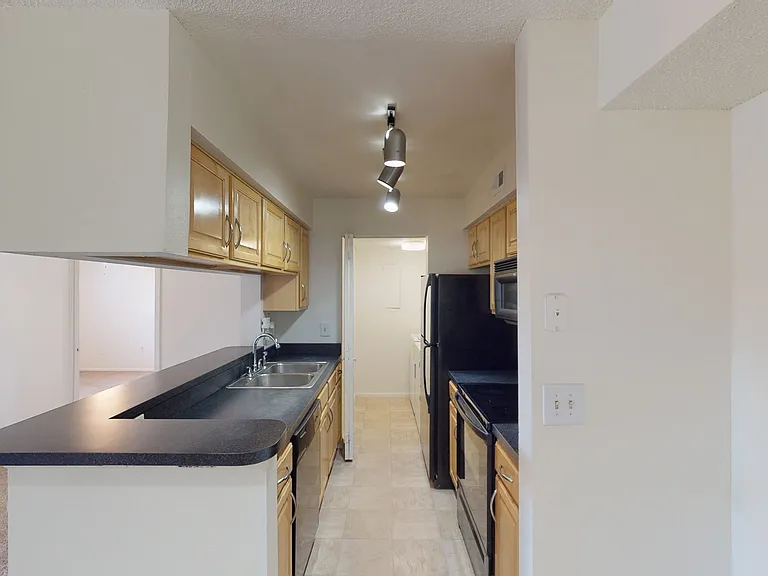Lakewood Place — Photo 138