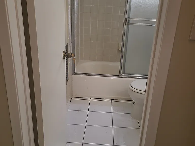 643 Hill St #B — Photo 7