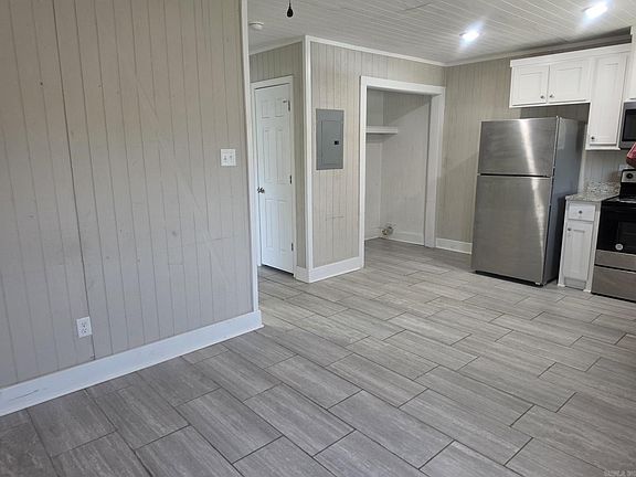 4th image of 8201 & 8205 1st St
