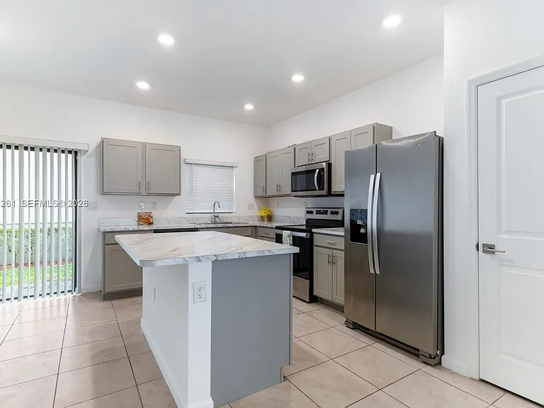 1170 SW 7th Ct #1170 — Photo 9