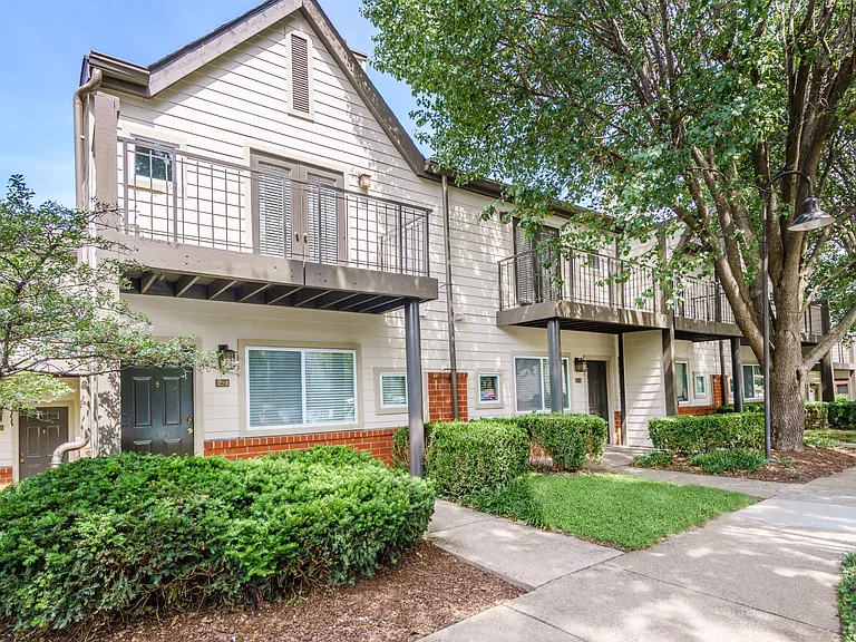 Vanderbilt Properties — Photo 11