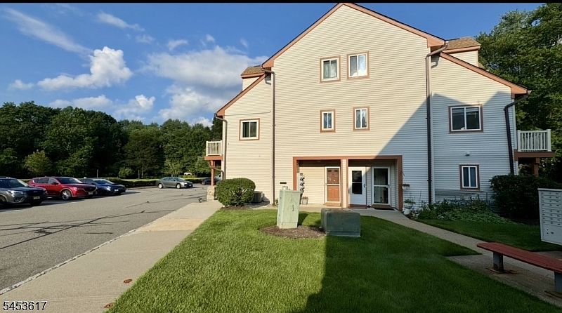 1st image of 64 Woods Edge Dr #64