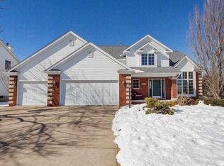 4614 Eastbury Estates Dr, Davenport, IA 52807