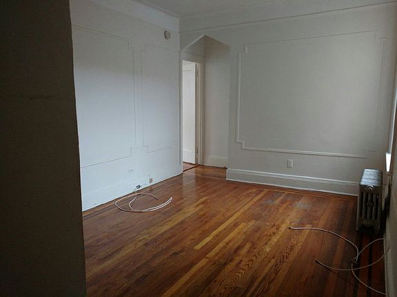 4th image of 2815 42nd St APT D1