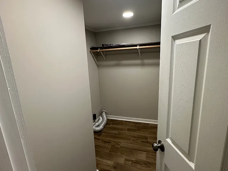114 Robinhood Dr — Photo 13