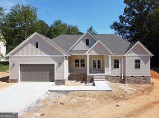 181 Hunters Trl SE, Calhoun, GA 30701