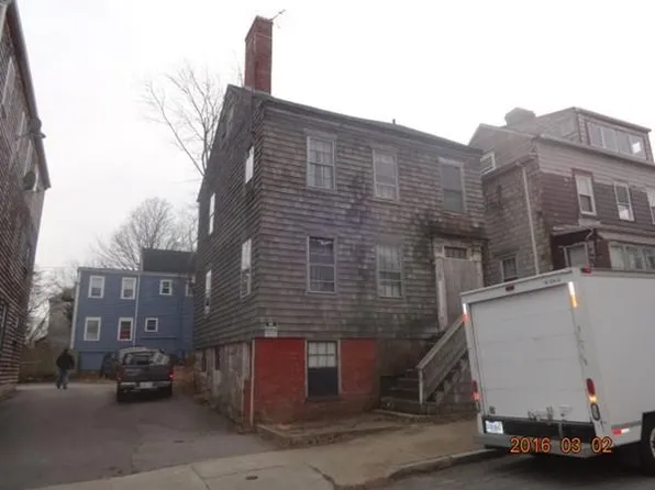 62 North St, New Bedford, MA 02740
