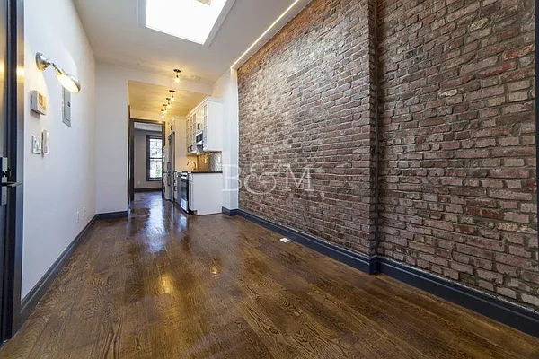 Rented by Brick&Mortar | media 35