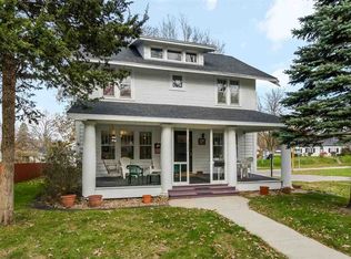 2122 5th Ave SE, Cedar Rapids, IA 52403