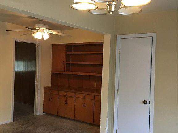 5th image of 2104 Camden Dr