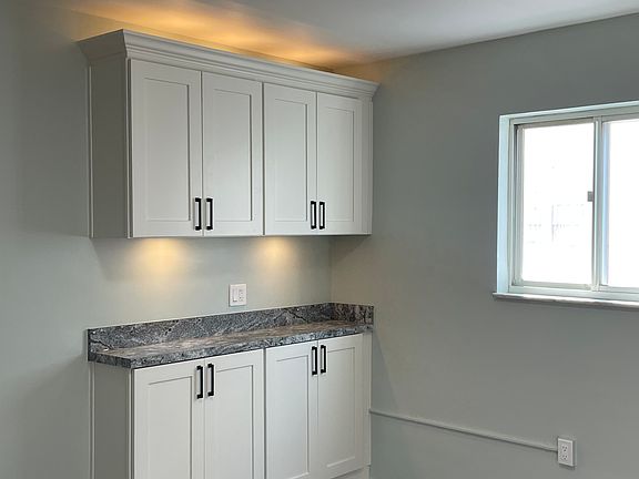 4th image of 634 Collins Ave Floor 2