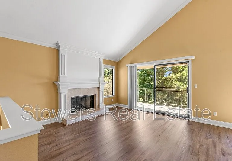 1825 N Forest Hill Pl — Photo 5