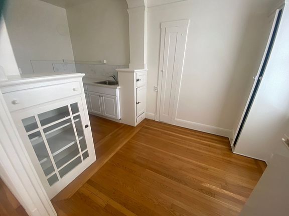 5th image of 405 33rd Ave APT 103