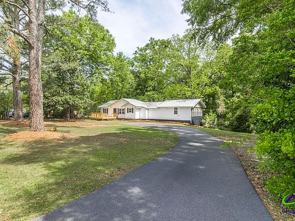 2nd image of 219 Sleepy Hollow Rd