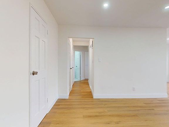 5th image of 66-15 Thornton Pl #6S