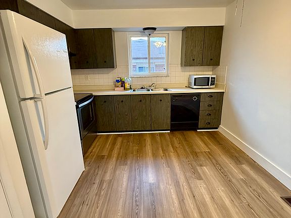3rd image of 10064 Puttington Dr APT C