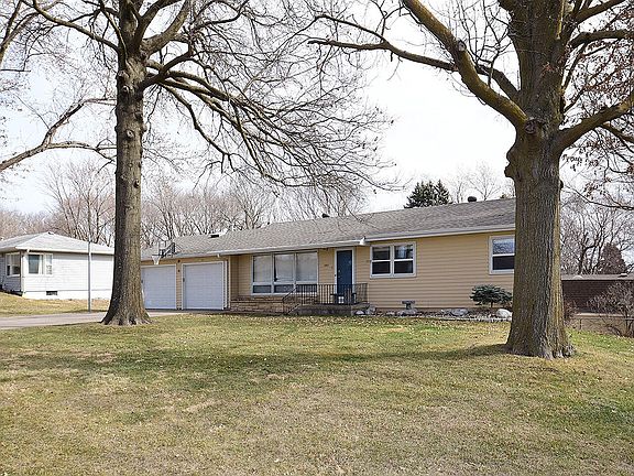 2nd image of 15257 Pinecrest Dr