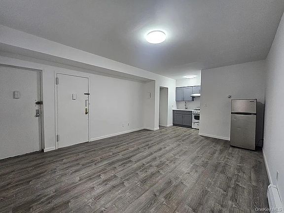 4th image of 5861 44th Avenue #1B